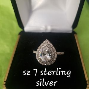 Sz 7 pear shaped sterling silver ring